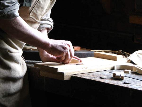 Ofrecemos un servicio de <strong>carpinterÃ­a  de madera y ebanisterÃ­a en Quintana de la Serena</strong> adaptado a las necesidades del <strong>cliente</strong>.